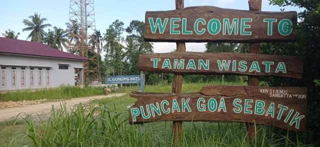 Kecamatan Teluk Pandan menyajikan potensi alamnya yang masih terjaga keasriannya.