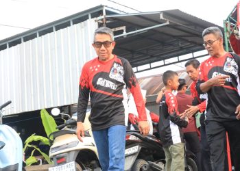 Bupati Kutim Jalan Sehat Bersama Ribuan Warga di Sangkulirang