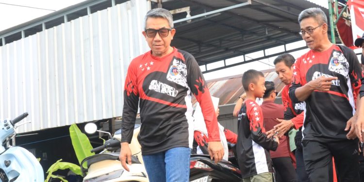 Bupati Kutim Jalan Sehat Bersama Ribuan Warga di Sangkulirang